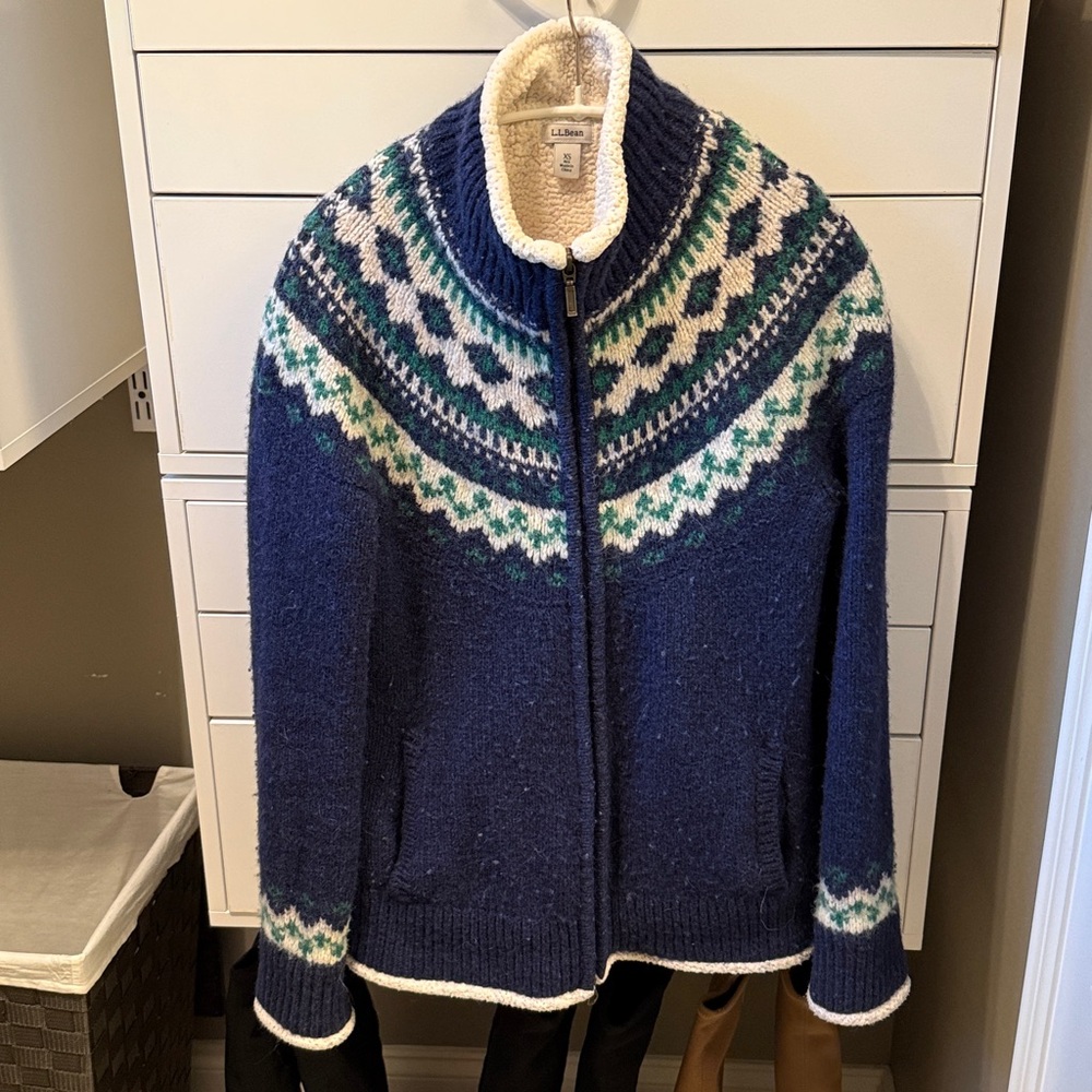 L.L. Bean Navy and Green Patterned Fleece-Lined Sweater